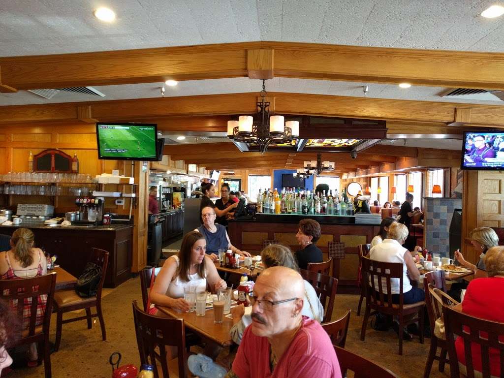 Pompton Queen Diner & Restaurant | 710 NJ-23, Pompton Plains, NJ 07444, USA | Phone: (973) 835-2086