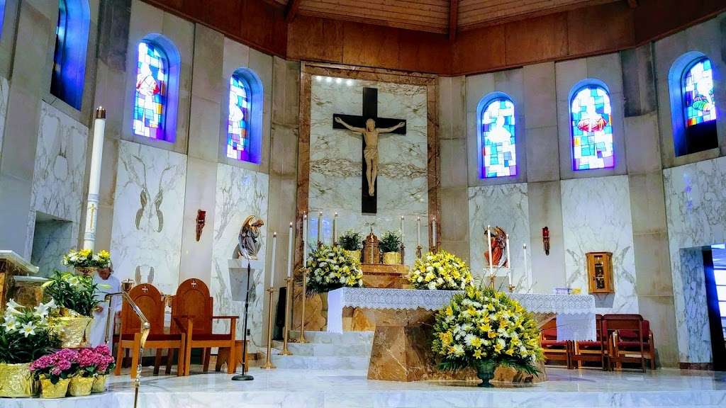 St Pius X Church | 204 Lawrence Rd, Broomall, PA 19008, USA | Phone: (610) 356-4060