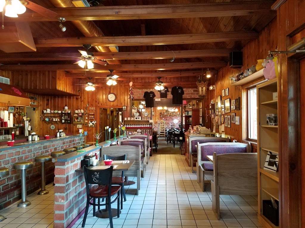 Hickory Valley Farm Restaurant | 2185 PA-611, Swiftwater, PA 18370 | Phone: (570) 839-6492