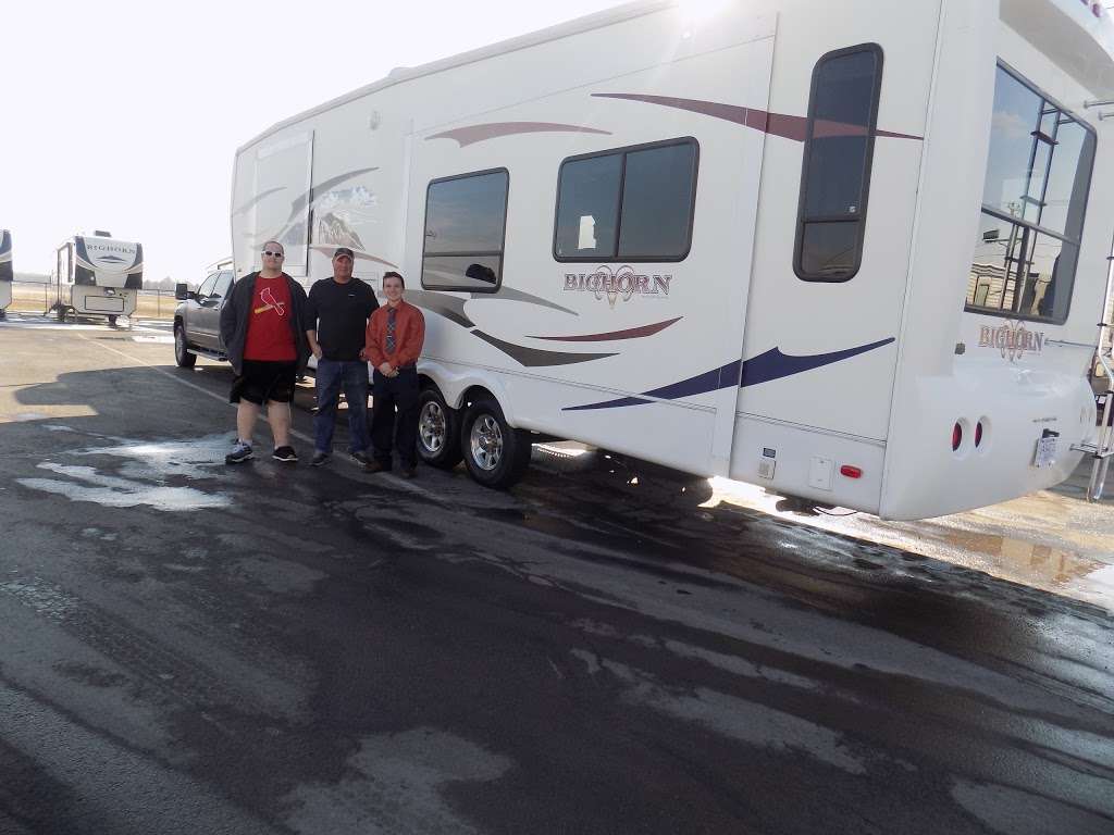 Edmundson RV Sales Inc | 14501 N, US-31, Edinburgh, IN 46124, USA | Phone: (812) 526-7878