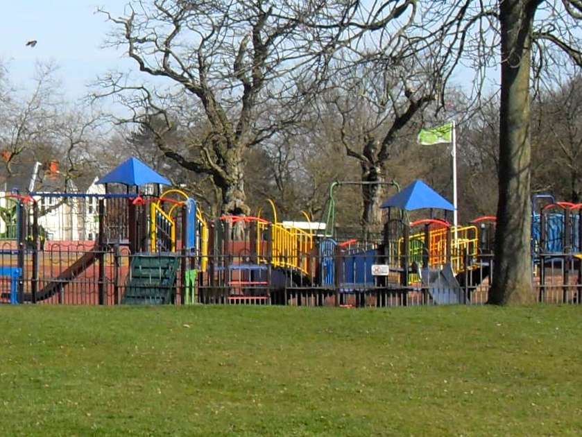 Eaglesfield Park | Eaglesfield Rd, Plumstead, London SE18 3BX, UK | Phone: 020 8856 0100