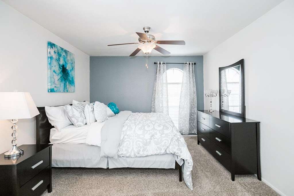 Oaks of Westlakes Apartments, 534 Hunt Ln, San Antonio, TX 78245, USA