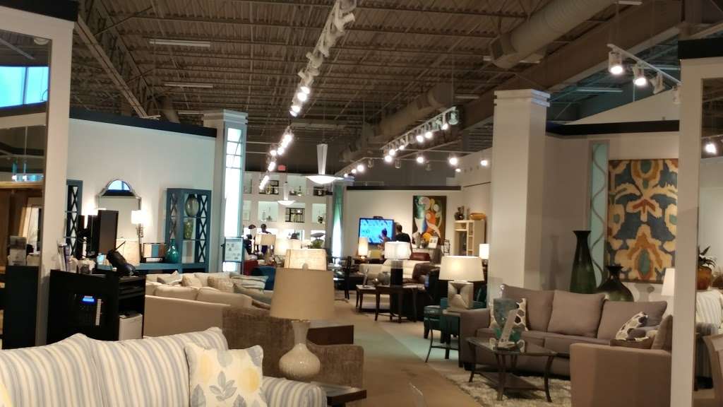Rooms To Go Furniture Store | 4603 W New Haven Ave Ste 102, Melbourne, FL 32904, USA | Phone: (321) 984-8520