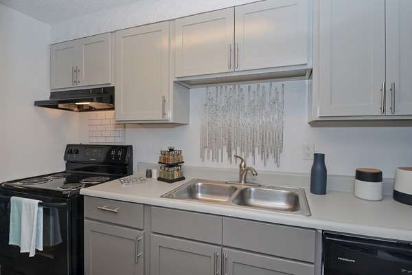 Ten 30 Apartments | 1049 E 9th Ave, Broomfield, CO 80020 | Phone: (303) 465-1731