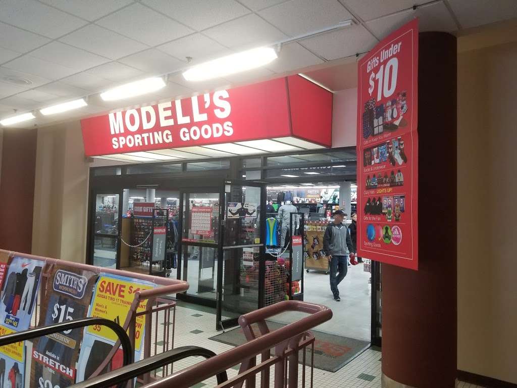 Modells Sporting Goods | 122-C Park Ave, Willow Grove, PA 19090, USA | Phone: (215) 784-9200
