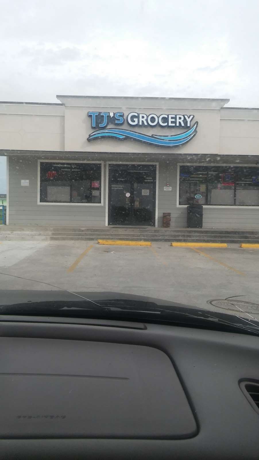 T Js Grocery | 1366 State Hwy 87, Crystal Beach, TX 77650, USA | Phone: (409) 684-4161