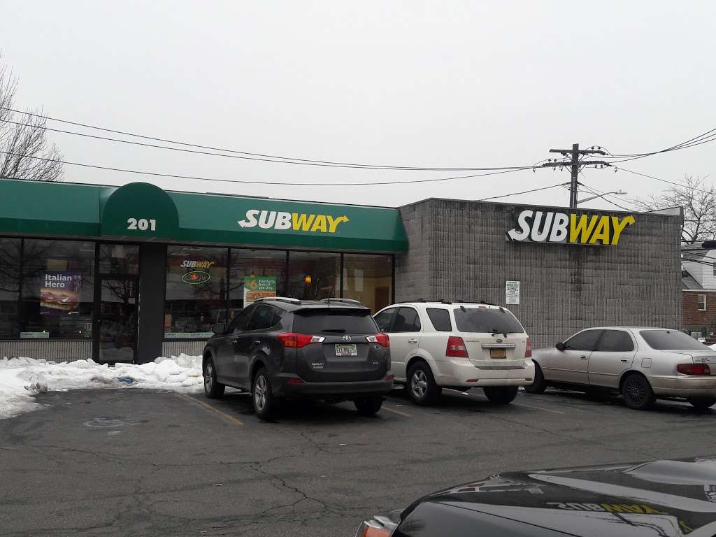 Subway Restaurants | 201 Hempstead Turnpike, Elmont, NY 11003, USA | Phone: (516) 502-2914