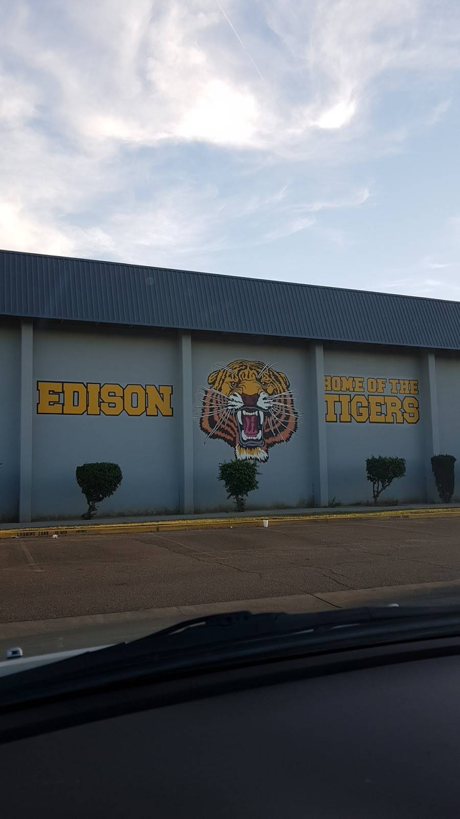 Edison High School | 540 E California Ave, Fresno, CA 93706, USA | Phone: (559) 457-2650