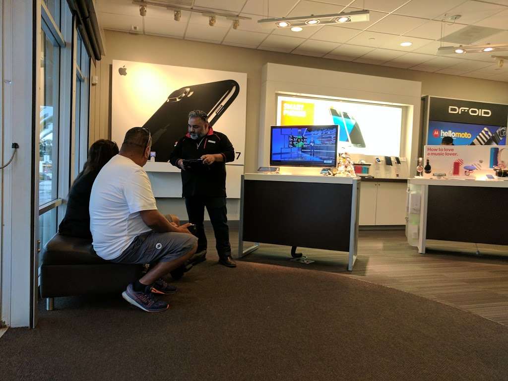 Verizon | 2851 Canyon Springs Pkwy Ste B-C, Riverside, CA 92507, USA | Phone: (951) 697-3035