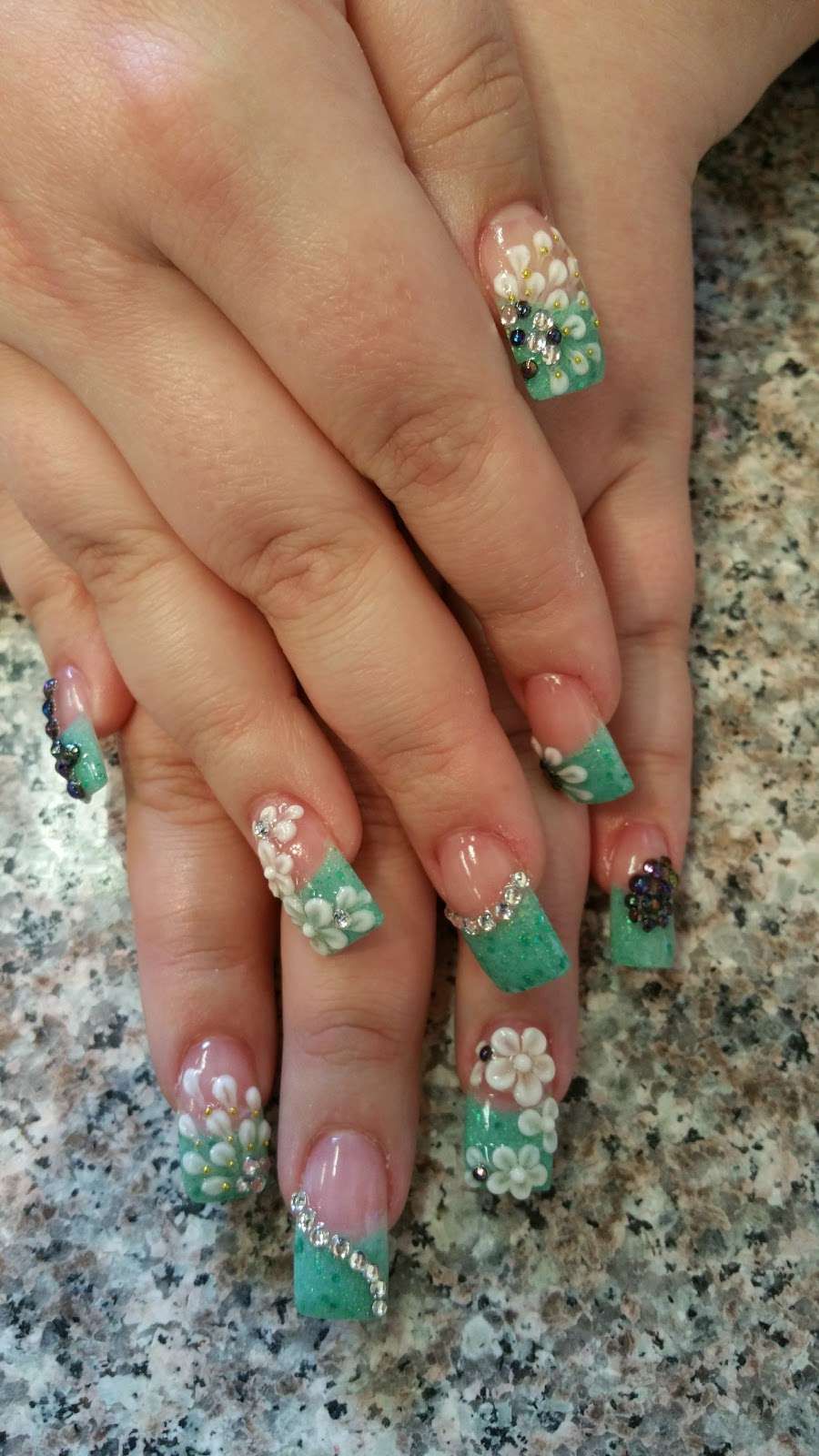 Hermosa Hair and Nails | 158 S King Rd #20, San Jose, CA 95116, USA | Phone: (408) 929-3515