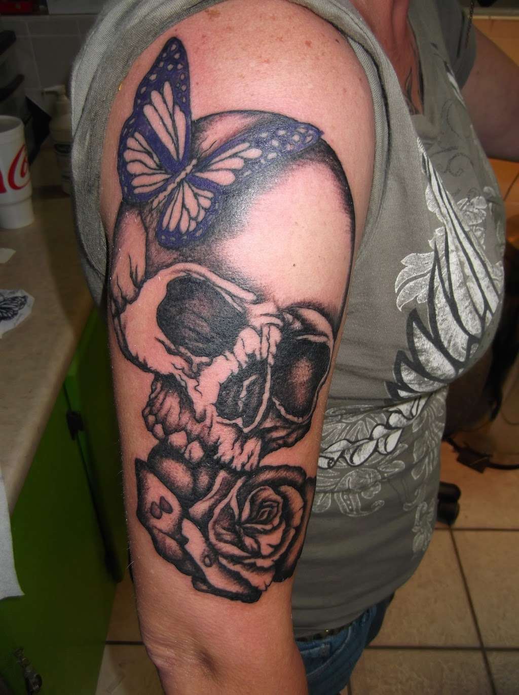 Royal Crown Tattoo | 1059 County Rd 499, Alvin, TX 77511, USA | Phone: (281) 489-1100