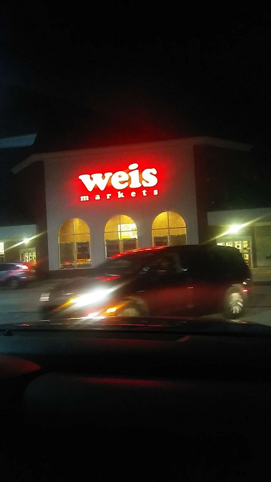 Weis Markets | 30 Primrose Ln, East Berlin, PA 17316, USA | Phone: (717) 259-4868