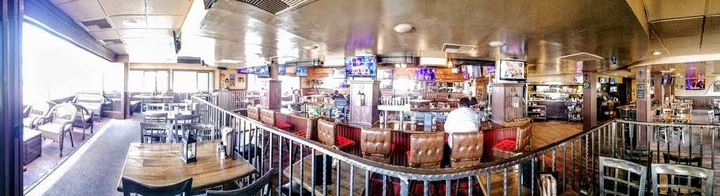 On the Rocks Bar And Grill | 2332 West Coast Hwy, Newport Beach, CA 92663, USA | Phone: (949) 673-8444