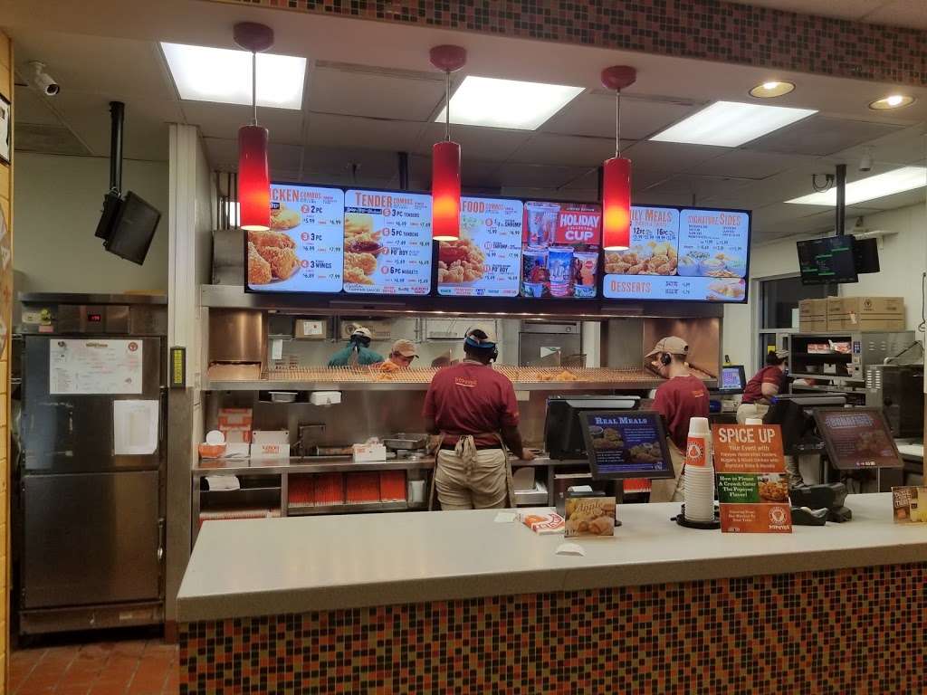 Popeyes Louisiana Kitchen | 1000 W Montgomery St, Willis, TX 77318, USA | Phone: (936) 856-0081