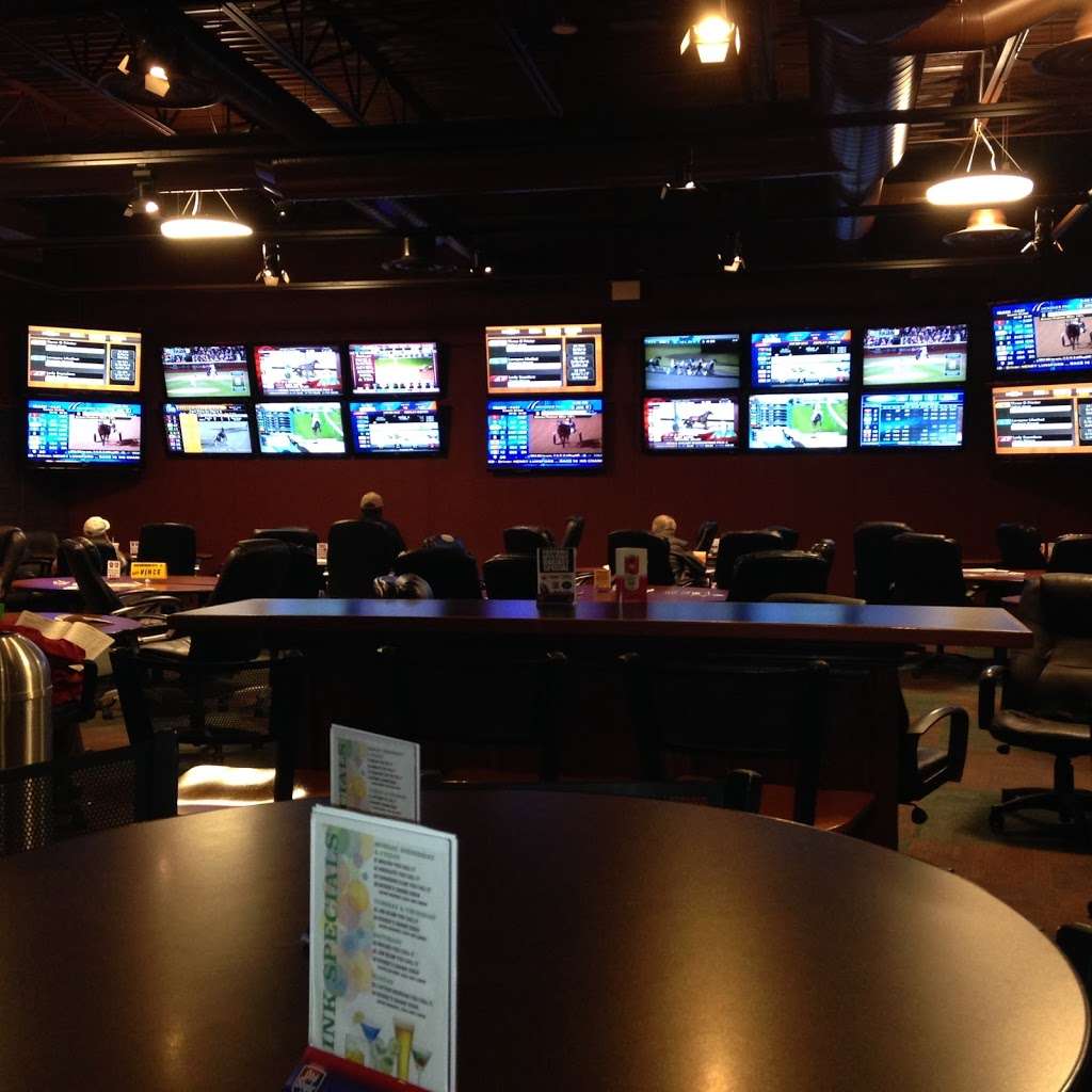 Bookie Magees Off Track Betting Parlor | 2450 W Jefferson St, Joliet, IL 60435, USA | Phone: (815) 744-6500