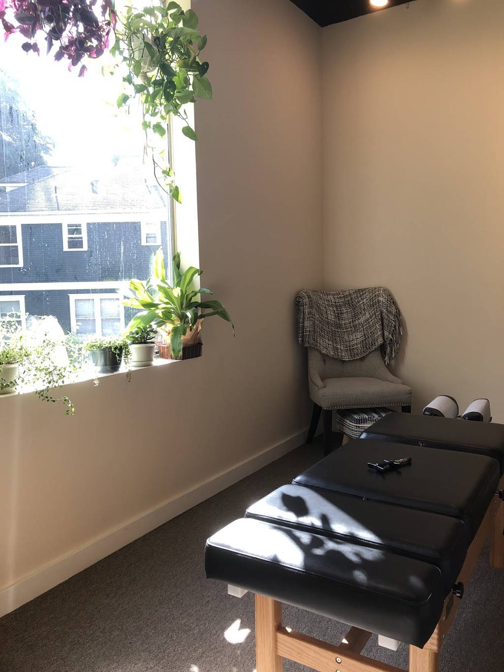 New Leaf Chiropractic & Wellness, P.S. | 3121 E Madison St #103a, Seattle, WA 98112 | Phone: (206) 695-2579