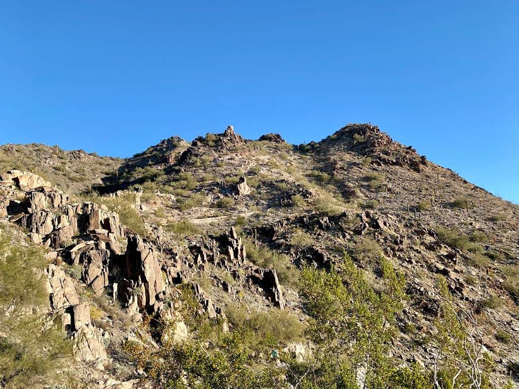 Piestewa Peak Trailhead | 2701 E Squaw Peak Dr, Phoenix, AZ 85016, USA