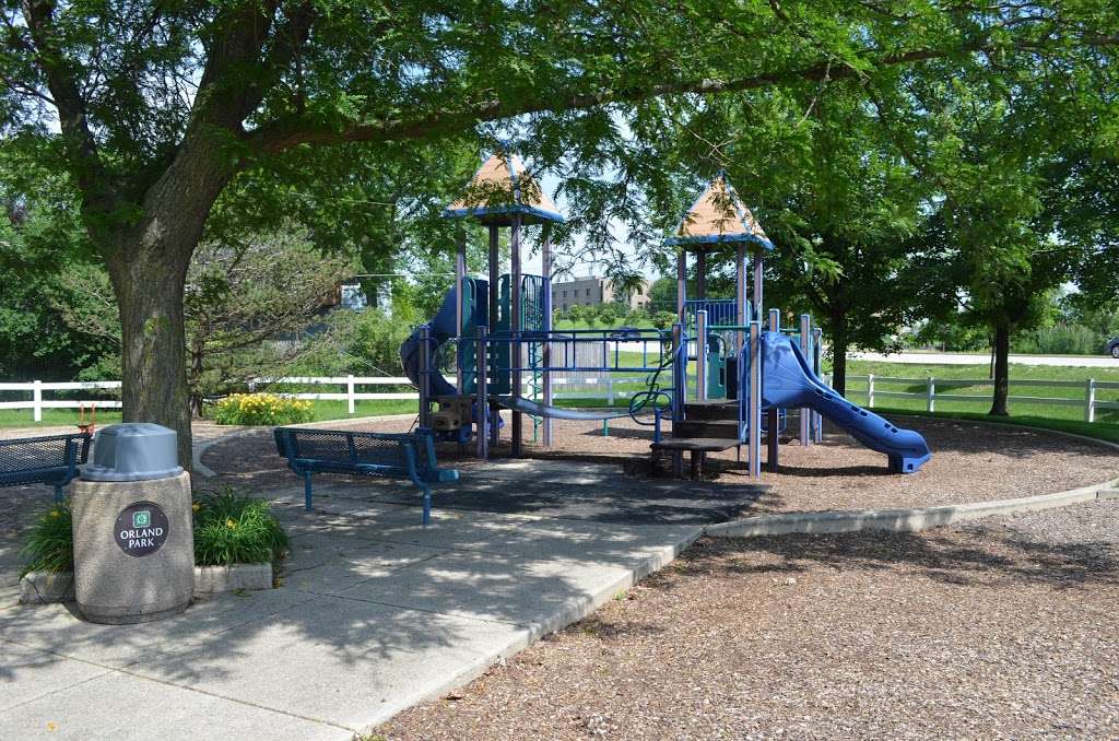 Bill Young Park | 15251 Huntington Ct, Orland Park, IL 60462 | Phone: (708) 403-6219