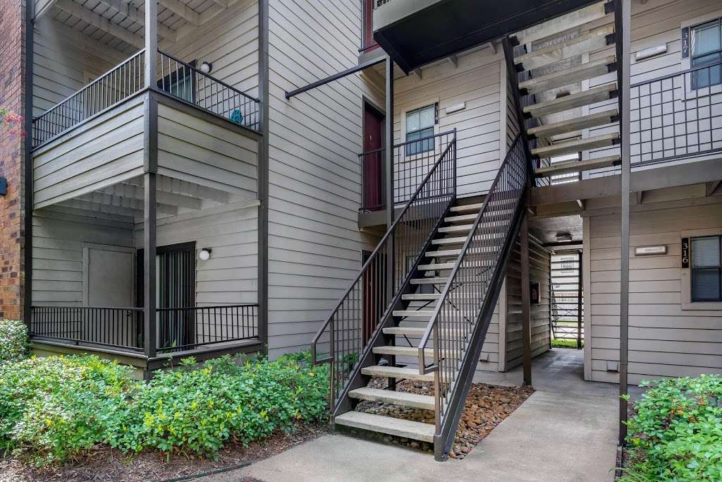 The Lakes of 610 Apartments | 2701 W Bellfort Ave, Houston, TX 77054, USA | Phone: (281) 843-9506