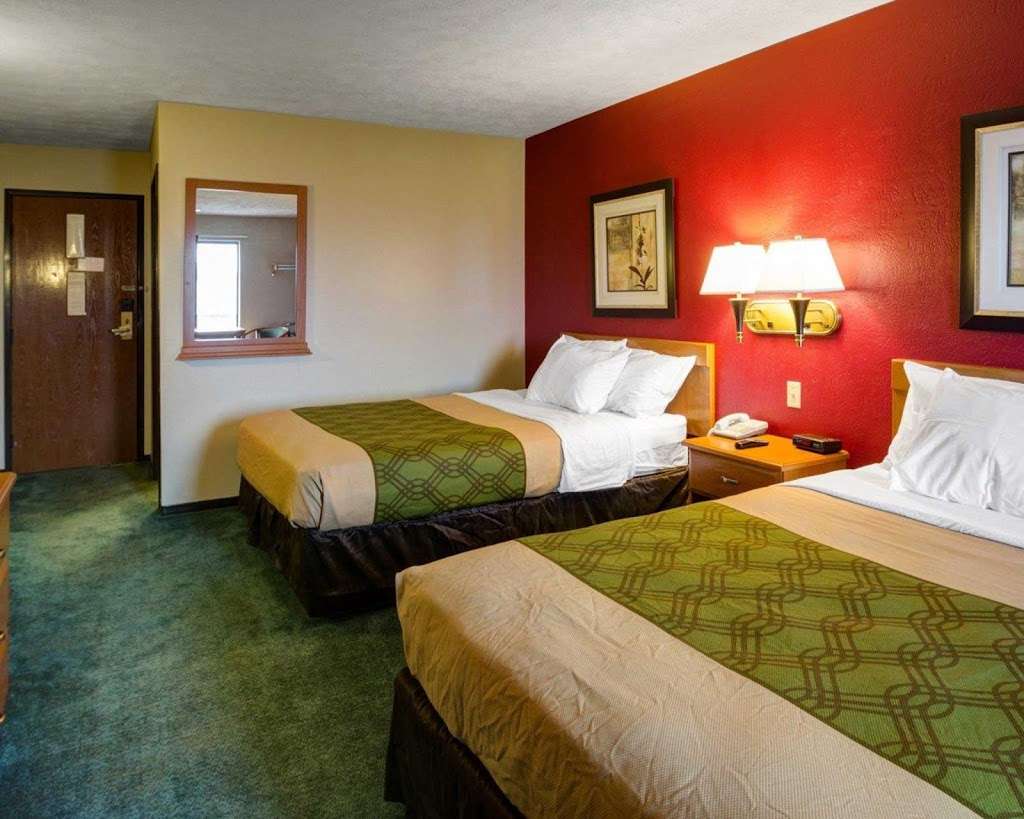 Econo Lodge Olathe - Kansas City | 209 E Flaming Rd, Olathe, KS 66061 | Phone: (913) 829-1312