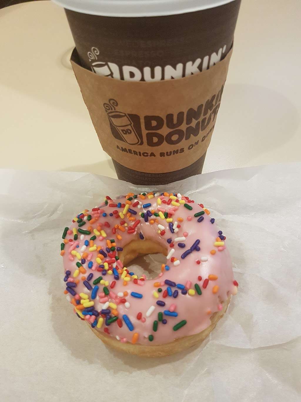 Dunkin Donuts | 111 Central Park N, New York, NY 10026, USA | Phone: (212) 222-0700
