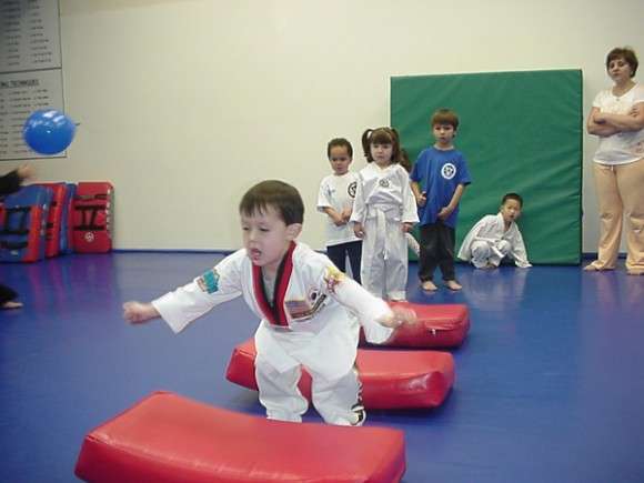 Ultimate Tae Kwon Do / Martial Arts - Burbank (Victory) | 3514 W Victory Blvd, Burbank, CA 91505, USA | Phone: (818) 567-1717