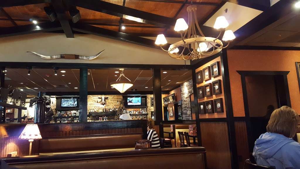 LongHorn Steakhouse | 1708 Village West Pkwy, Kansas City, KS 66111, USA | Phone: (913) 788-4400