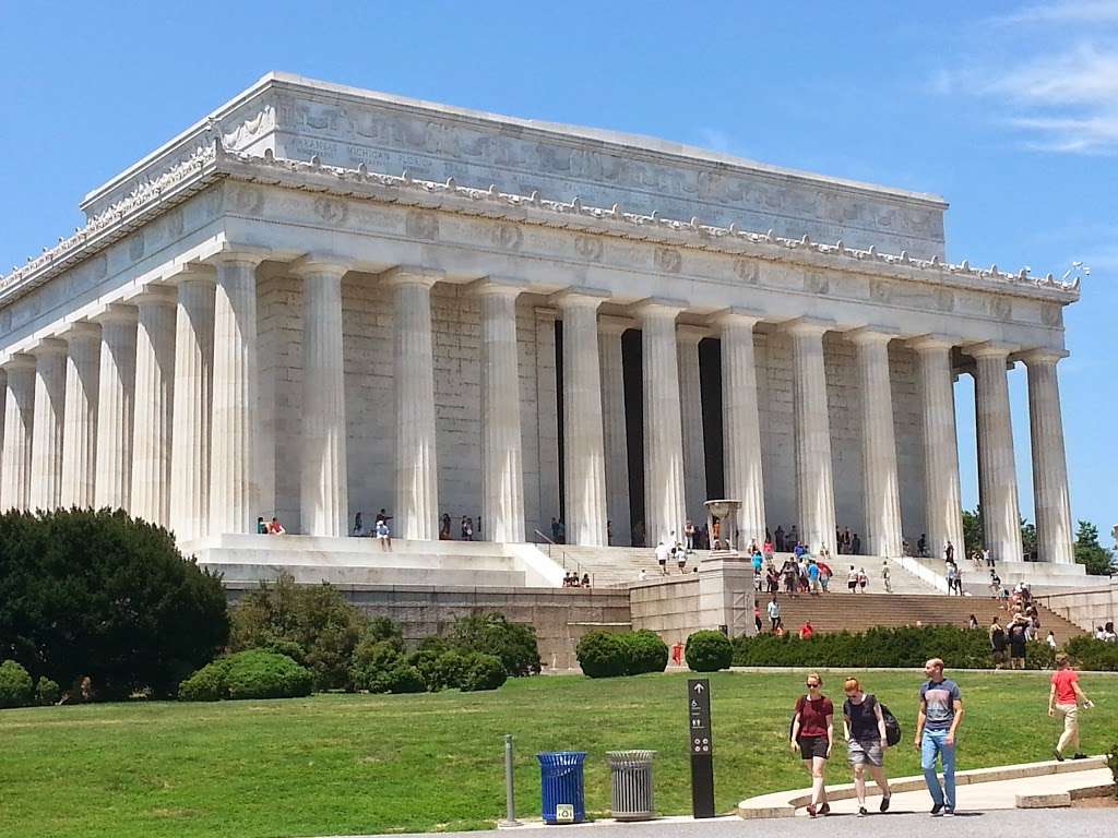 Lincoln Memorial | 2 Lincoln Memorial Cir NW, Washington, DC 20037, USA | Phone: (202) 426-6841