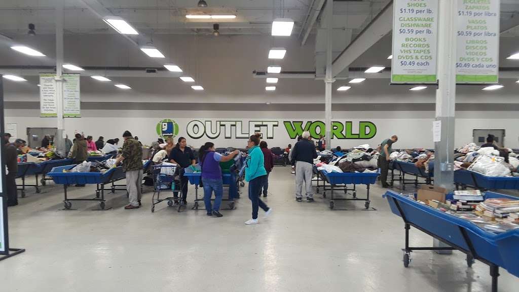 Goodwill Outlet World | 3155 S Platte River Dr E, Englewood, CO 80110, USA | Phone: (303) 953-3483