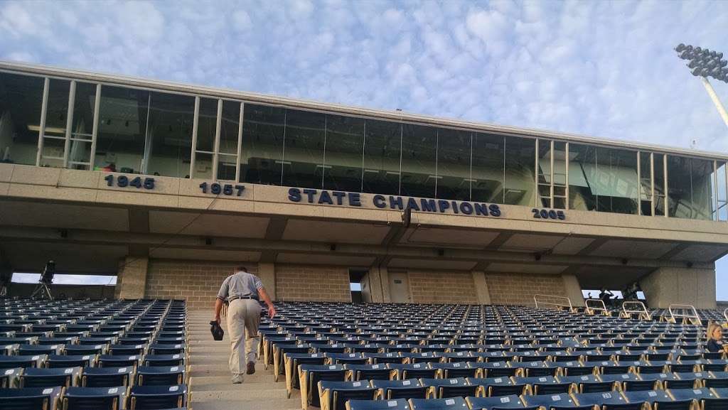 Highlander Stadium | 4233 Grassmere Ln, Dallas, TX 75205, USA | Phone: (214) 780-3031