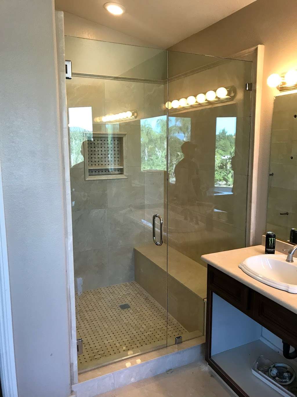 J Shower Doors | 14499 Hillcrest Dr, Fontana, CA 92337 | Phone: (909) 732-6564