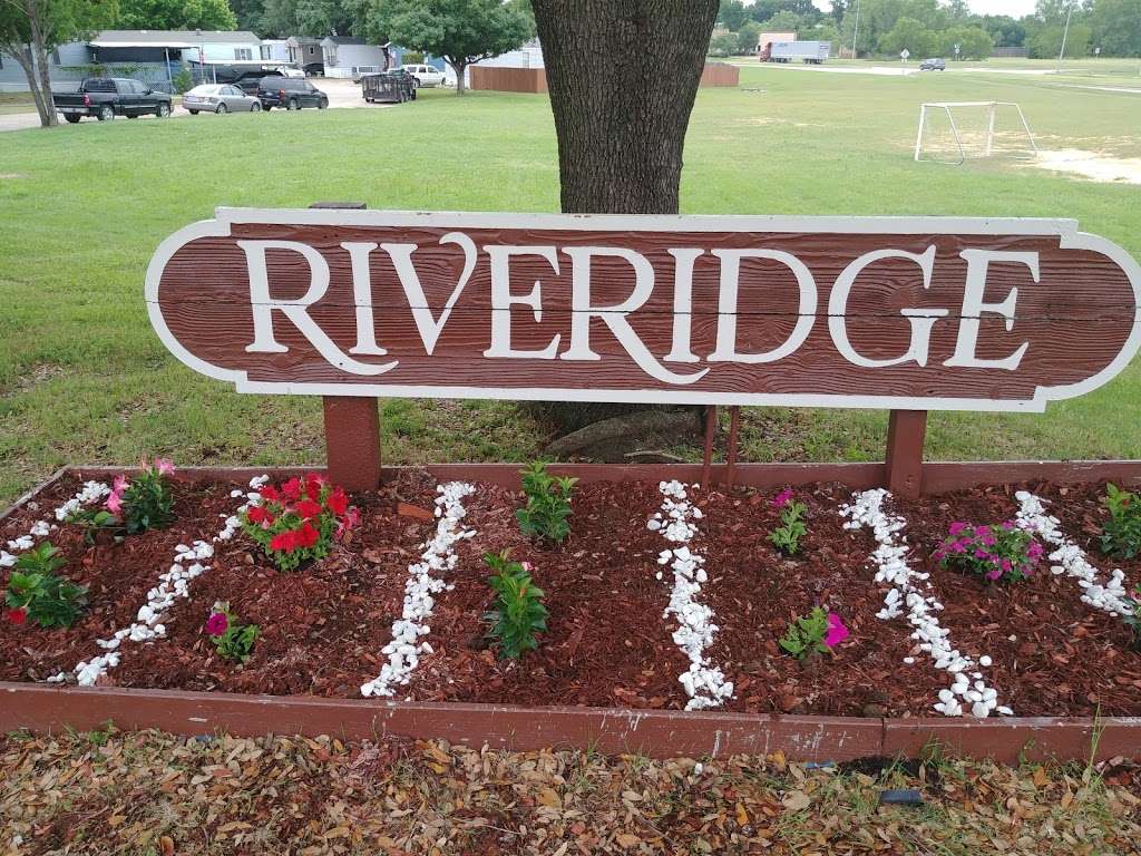 Riveridge Mobile Home Park | 1257 Candlewood Pl, Grand Prairie, TX 75050, USA | Phone: (972) 642-8678