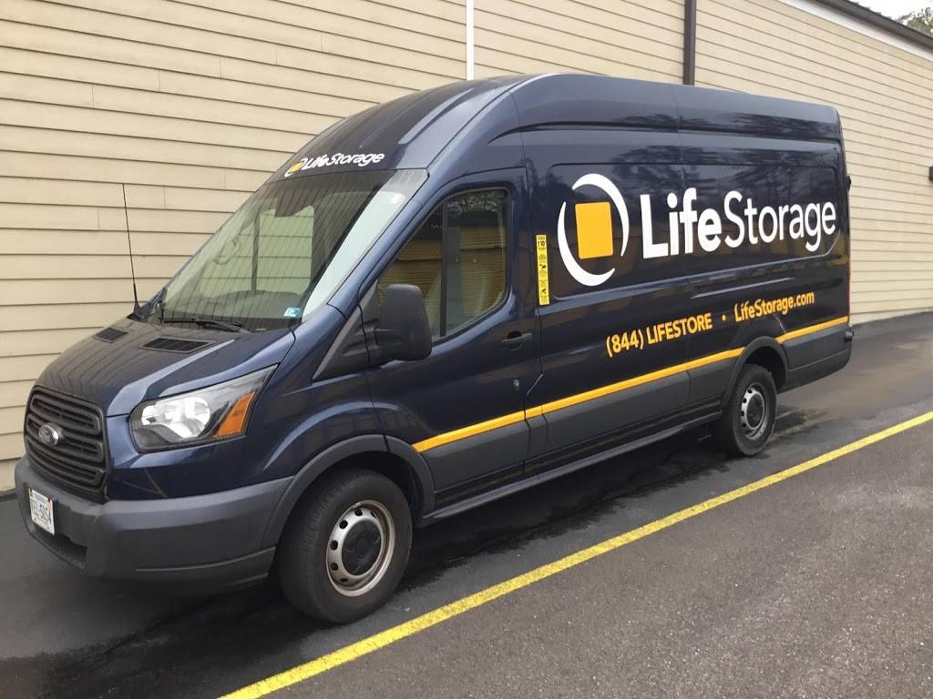 Life Storage - Midlothian | 3830 N Bailey Bridge Rd, Midlothian, VA 23112, USA | Phone: (804) 744-6093