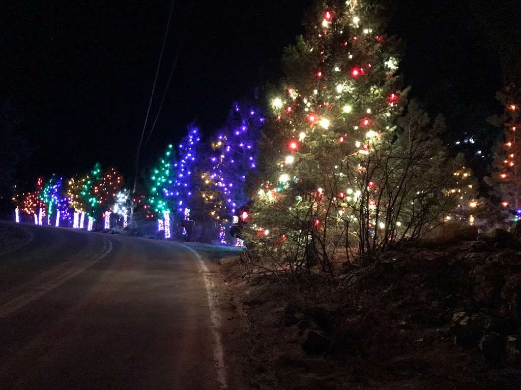 Colorado Christmas Lights | 6787 Flagstaff Rd, Boulder, CO 80302 | Phone: (303) 956-7445