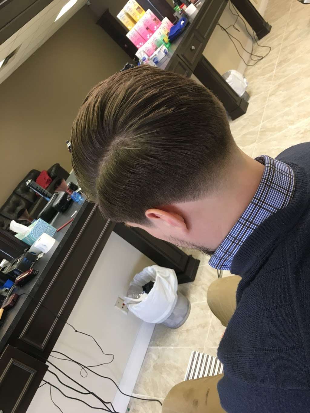 Initial Cuts | 1717, 12932 South La Grange Road, Palos Park, IL 60464 | Phone: (708) 608-8166