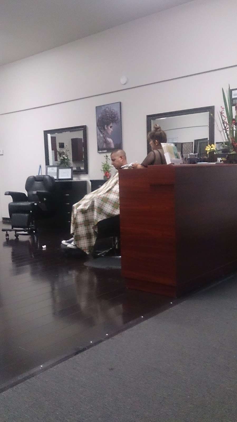 Alemans Beauty Salon & Barber Shop | 208 E Highland Ave, San Bernardino, CA 92404, USA | Phone: (909) 520-5958