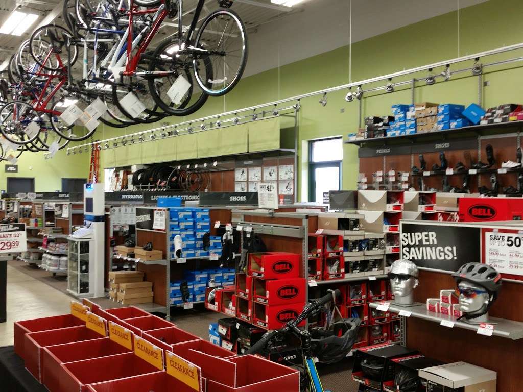 Performance Bicycle | Village Square, 283 Skokie Blvd, Northbrook, IL 60062 | Phone: (847) 559-9722