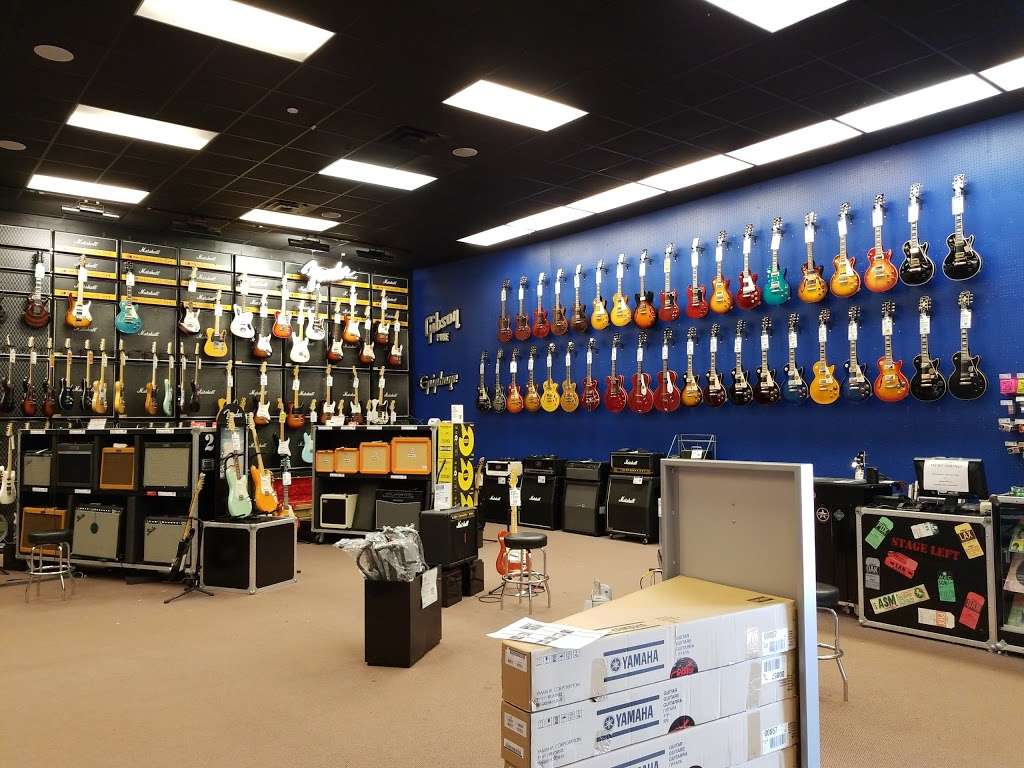 Guitar Center 3001 Shoppes Blvd 3000, Moosic, PA 18507, USA