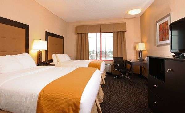 Holiday Inn Express & Suites Olathe North | 12070 S Strang Line Rd, Olathe, KS 66062, USA | Phone: (913) 397-0100