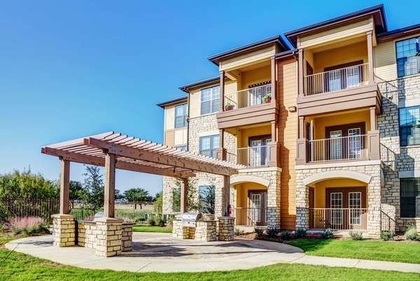 Dalian Monterrey Village Apartments | 10102 Ingram Rd, San Antonio, TX 78245, USA | Phone: (210) 645-7005