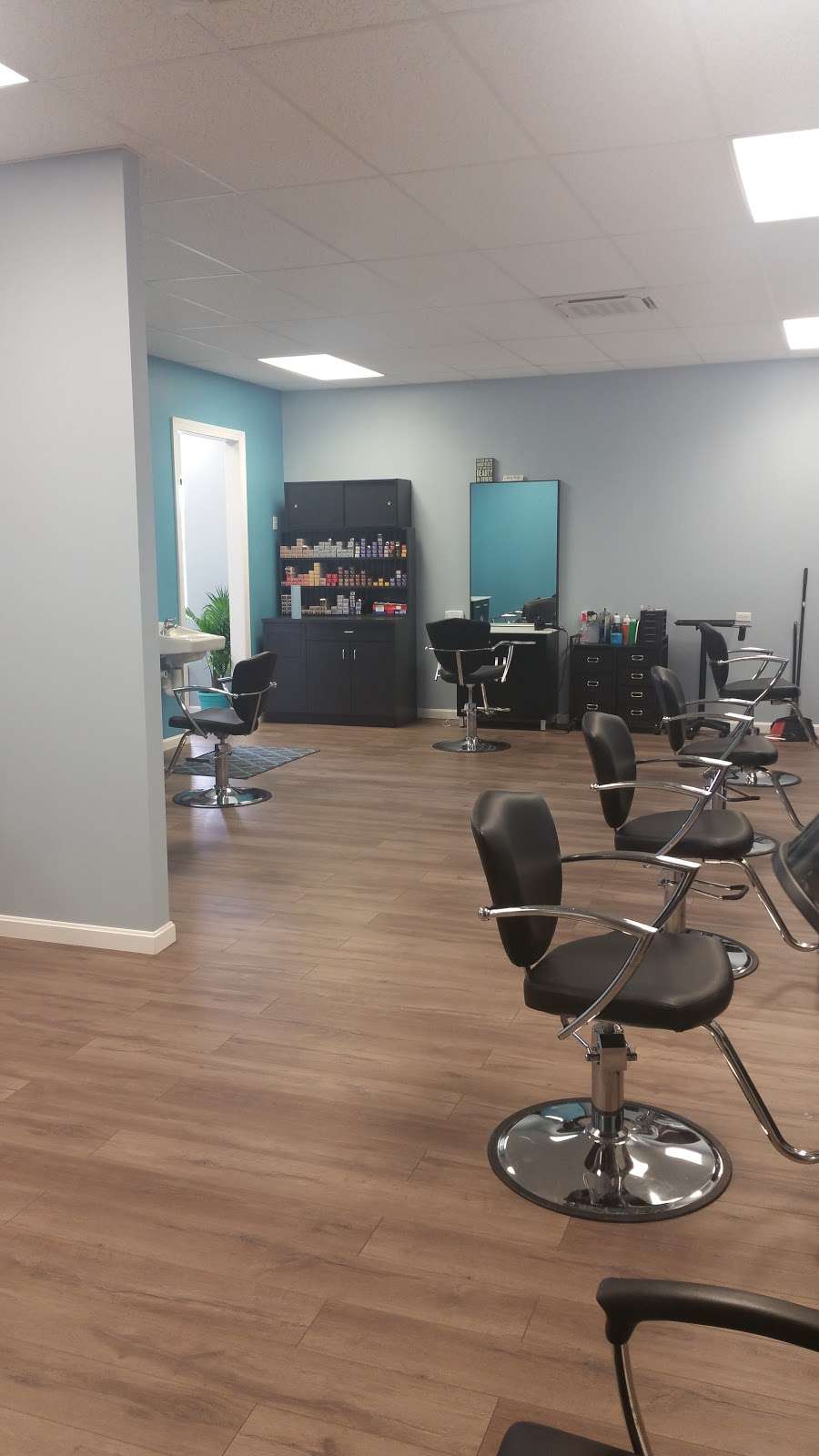 Shears 13 Salon | 4101 N Dupont Hwy, Dover, DE 19901, USA | Phone: (302) 744-8222