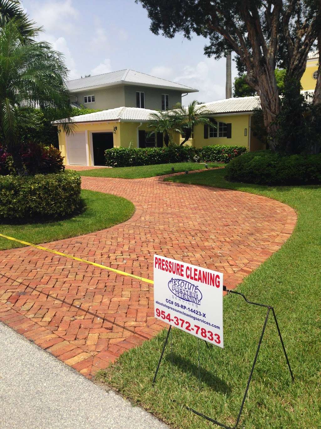 Absolute Pressure Cleaning Services | 324 Farmington Dr, Plantation, FL 33317, USA | Phone: (954) 372-7833