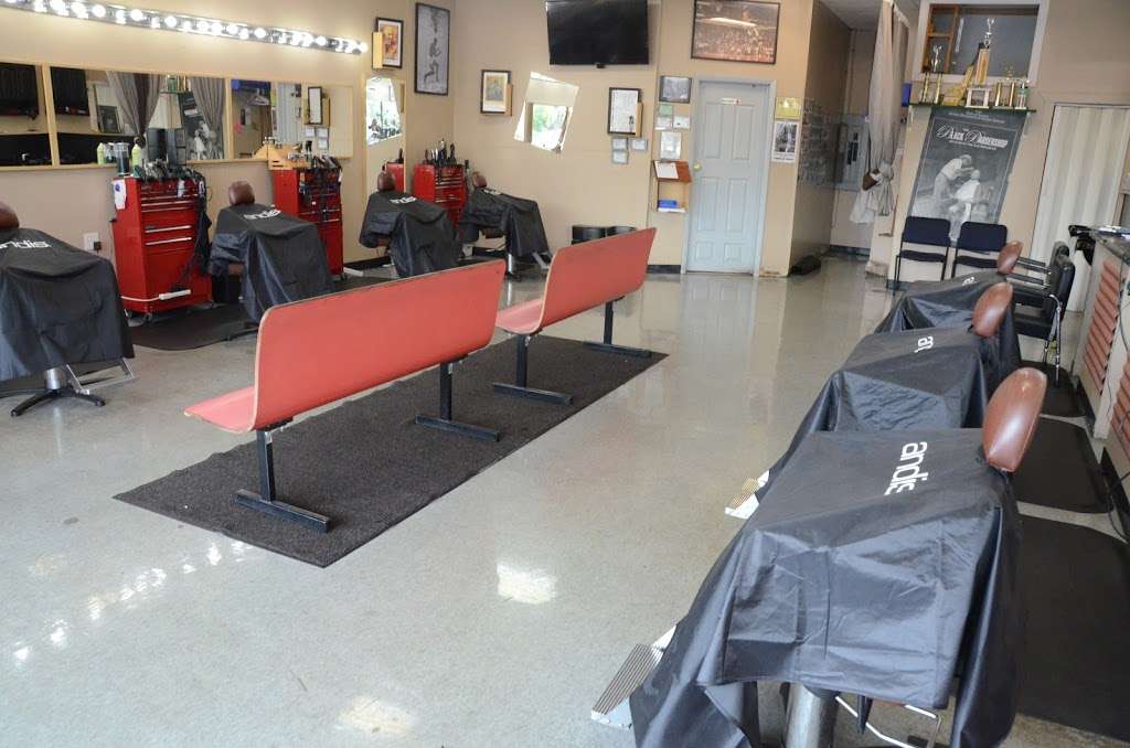 Barber Shop Silk & Classy | 114 e, Sibley Blvd, Dolton, IL 60419, USA | Phone: (312) 973-9033