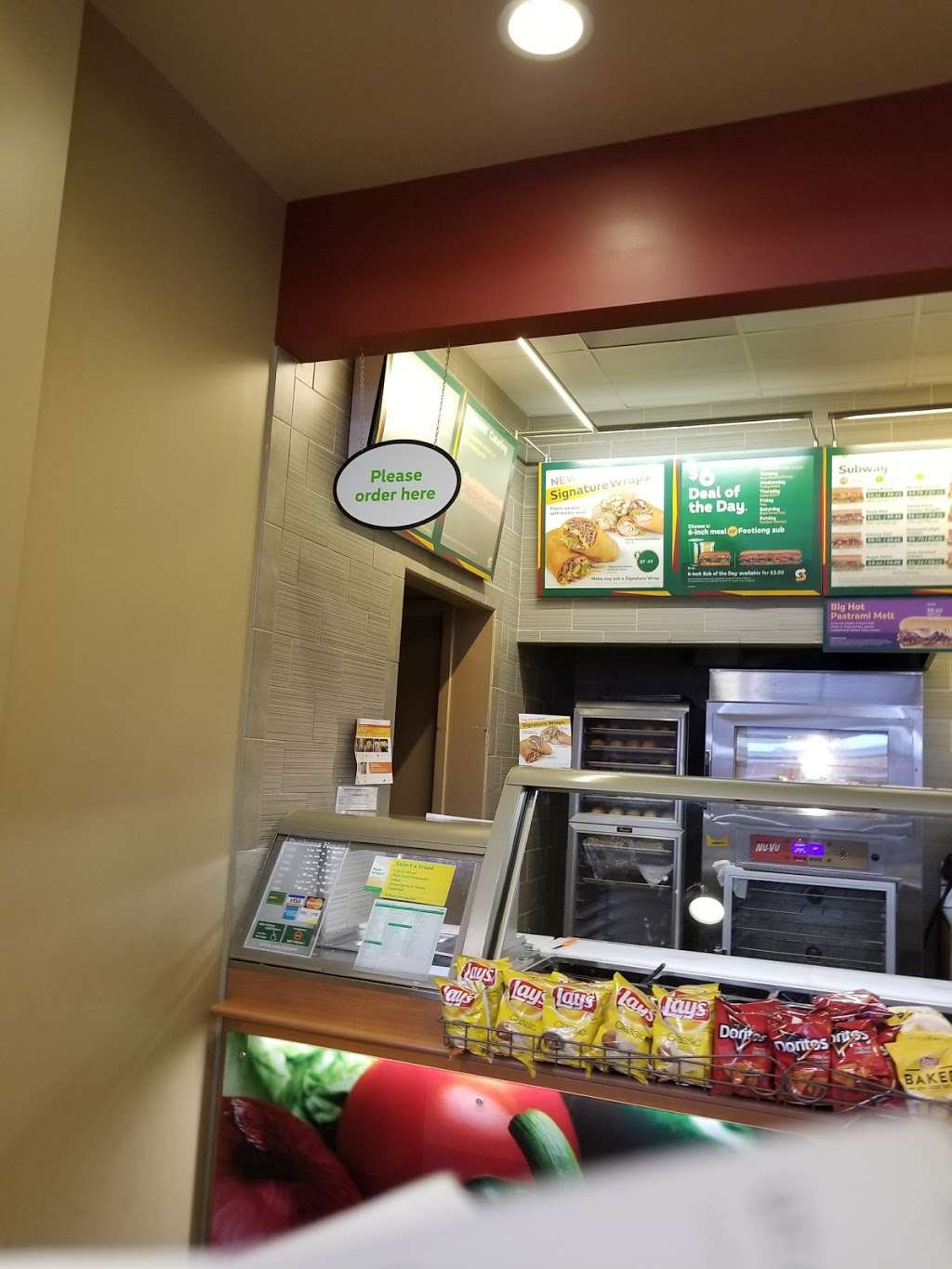 Subway Restaurants | 111 North Cove Terrace, Oxon Hill, MD 20745 | Phone: (301) 567-4614