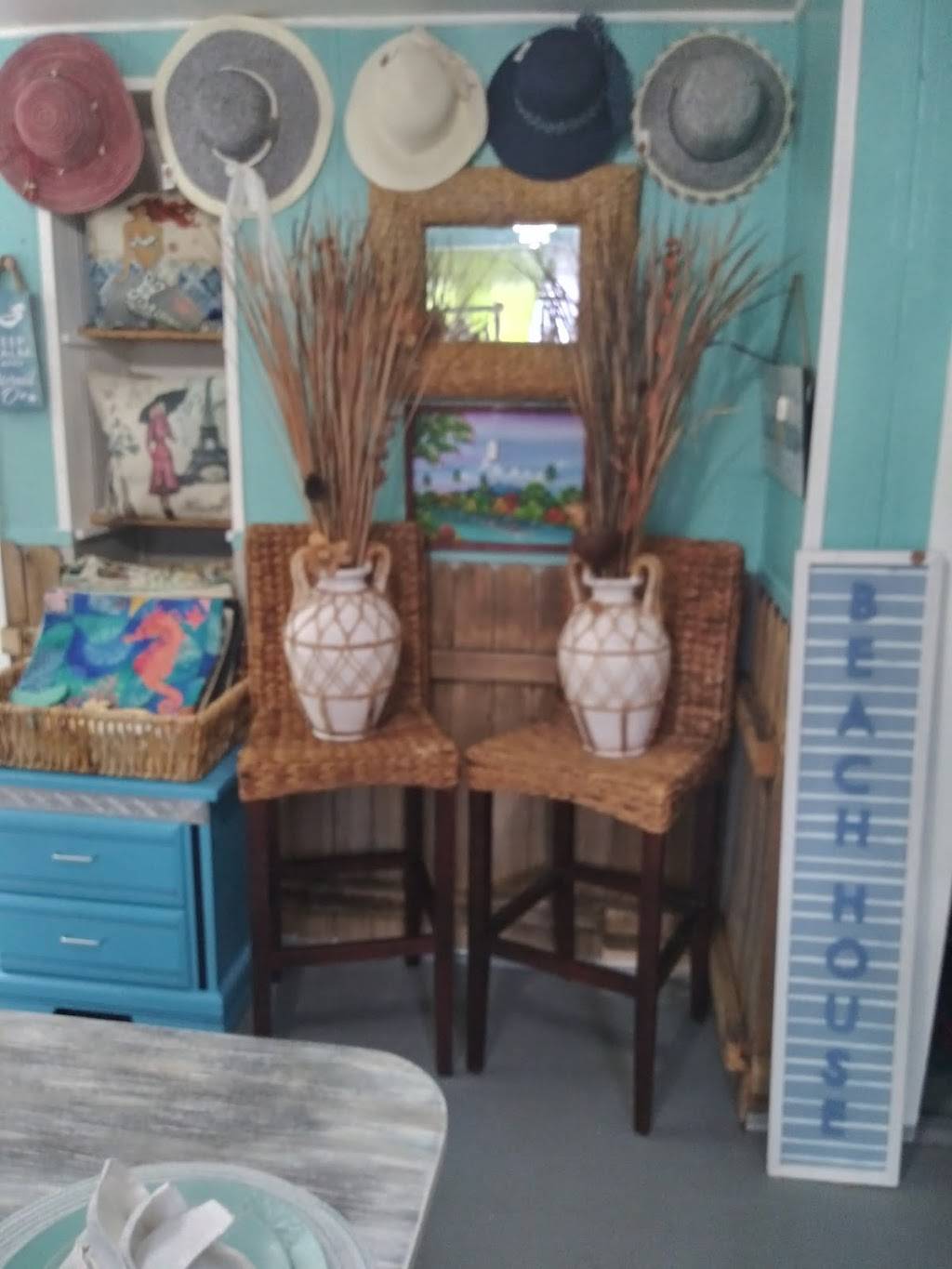 Bayard Antique & Artisan Village | 12561 Philips Hwy, Jacksonville, FL 32256, USA | Phone: (904) 268-8616