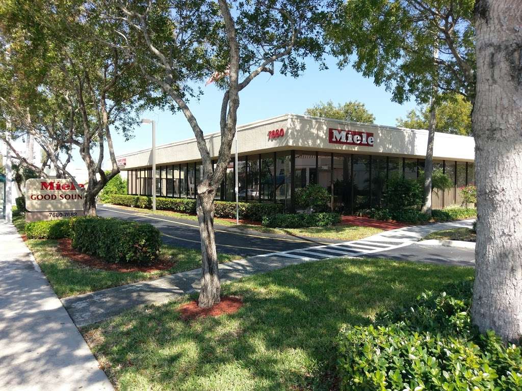 Miele Experience Center Boca Raton | 7680 North, S Federal Hwy, Boca Raton, FL 33487, USA | Phone: (800) 843-7231 ext. 5752