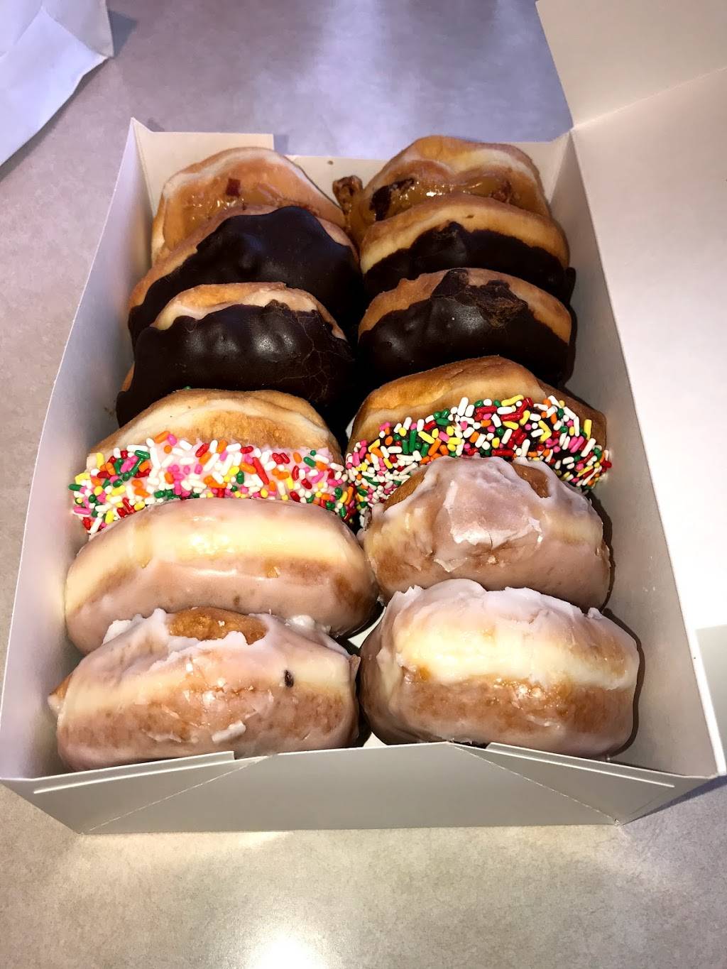 Lone Star Donuts | 1727 N Beckley Ave, Dallas, TX 75203 | Phone: (214) 946-2185