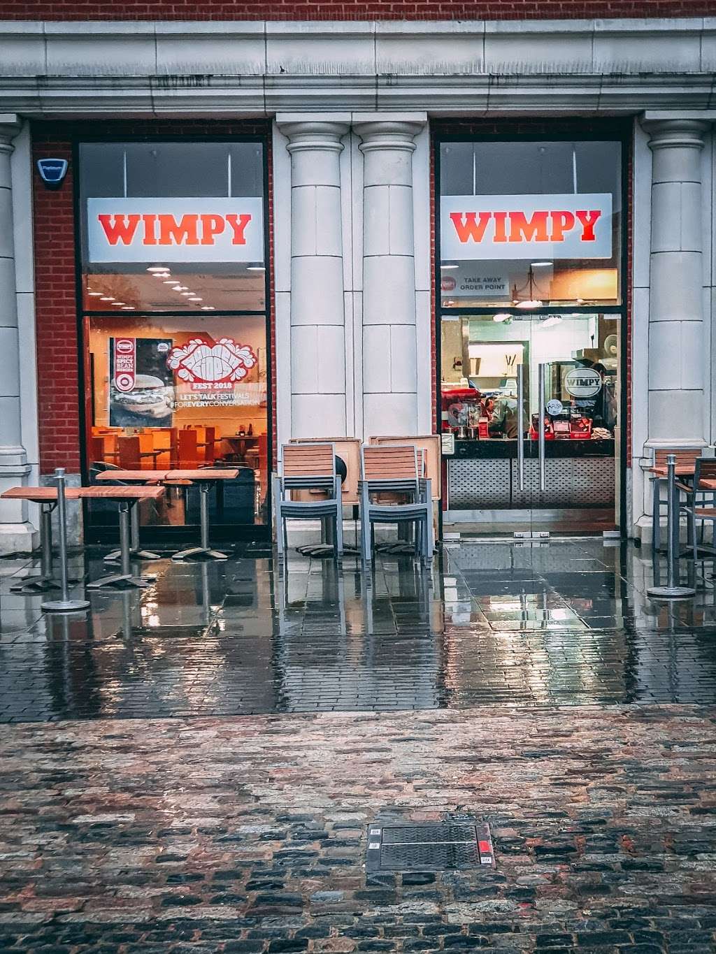 Wimpy | Unit 1, Tollgate House, 96 Market Pl, Romford RM1 3ER, UK | Phone: 01708 725227