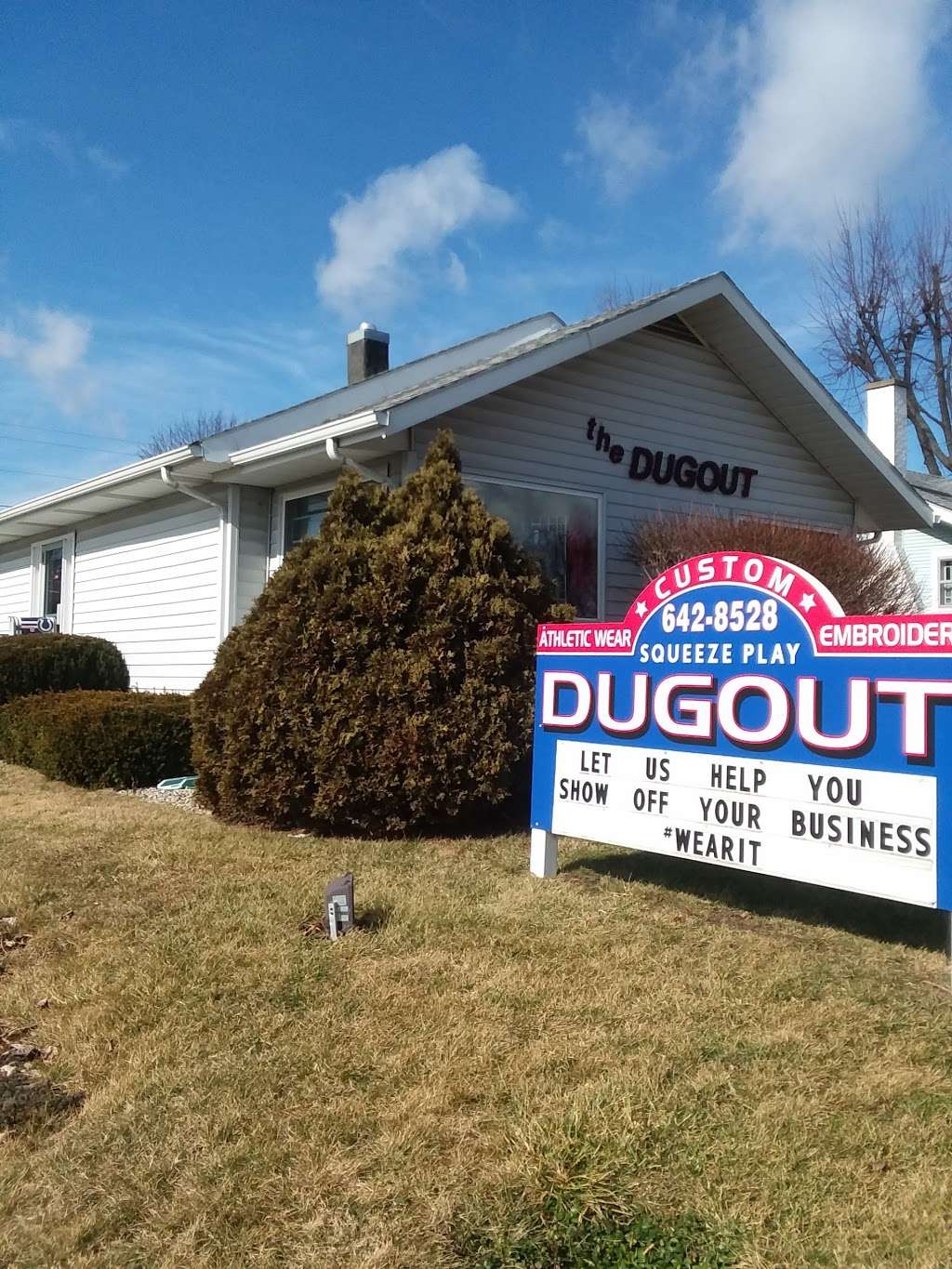 Squeeze Play Dugout | 2203 Broadway St, Anderson, IN 46012, USA | Phone: (765) 642-8528