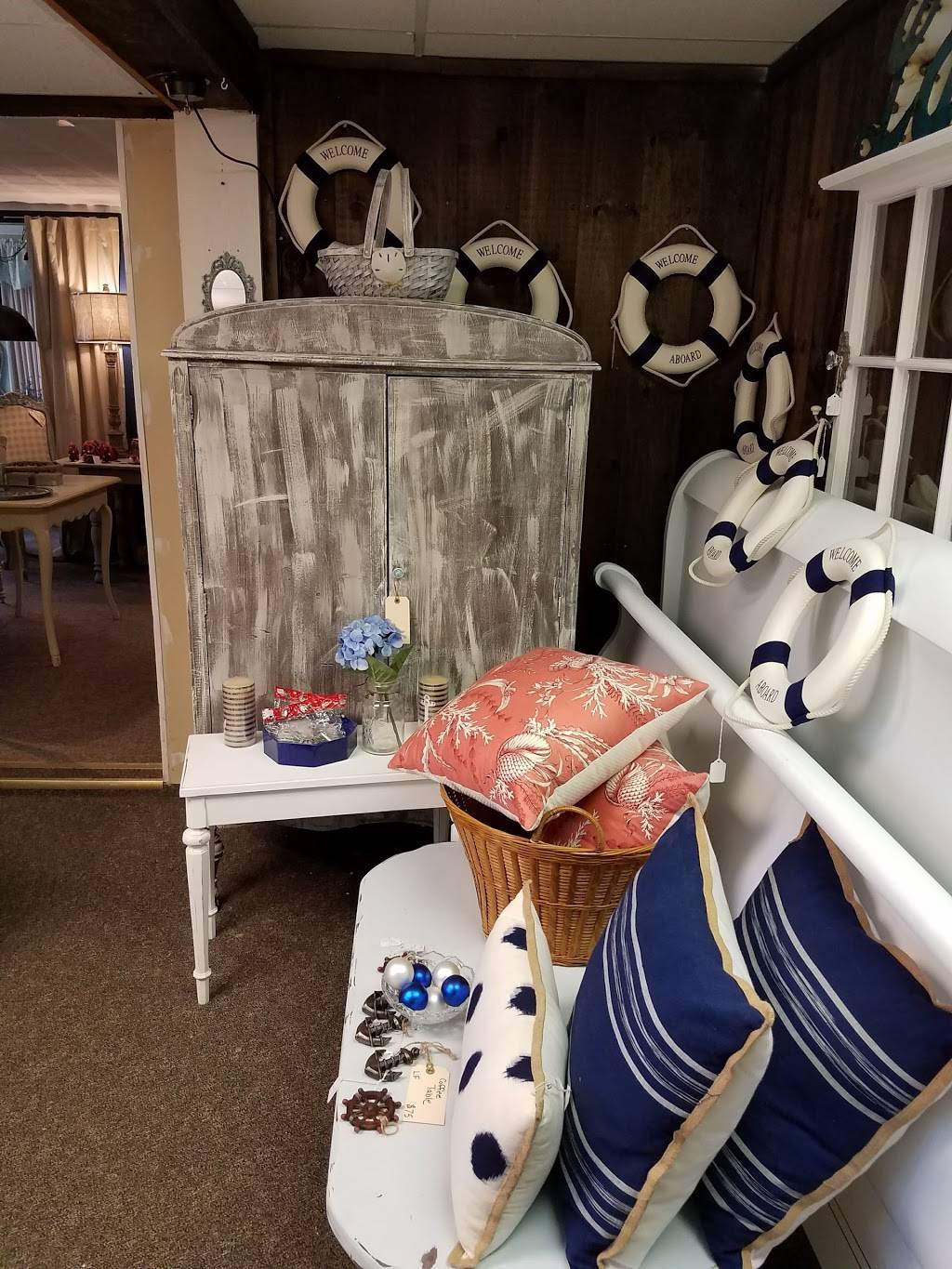 Cottage Chic | 27 Lafayette Rd, Hampton Falls, NH 03844, USA | Phone: (603) 601-6933